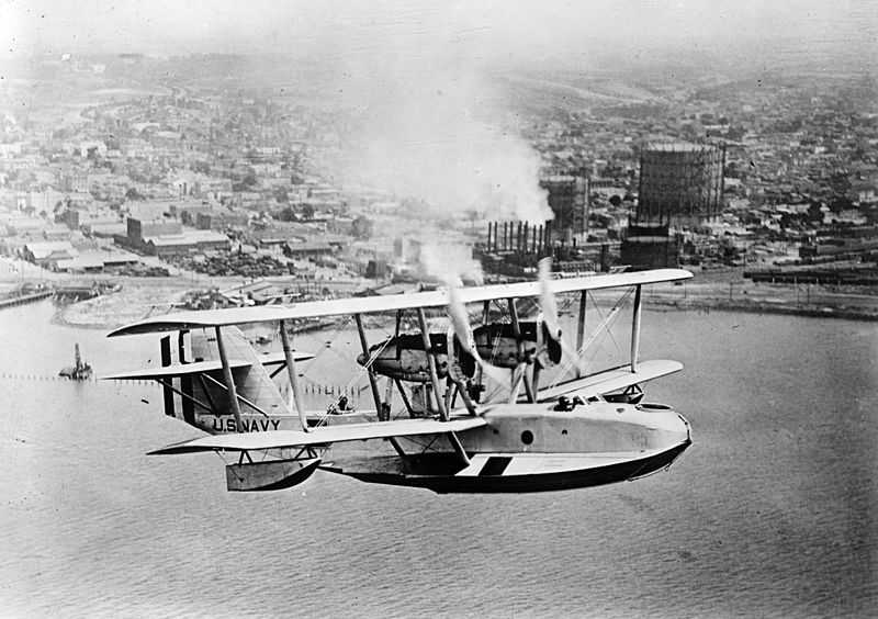 File:PN-9 flying boat in flight 1920s.jpg