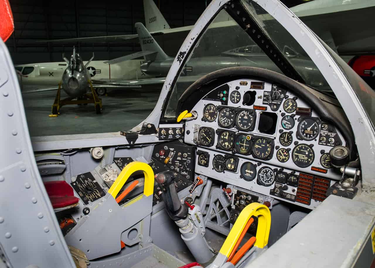 H:مقالات هوانوردیF-107ANorth-American-F-107A-cockpit.jpg